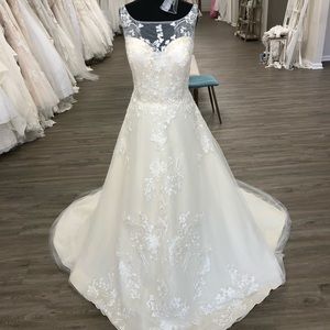 Modest Lace High Neck Tulle Wedding Dress